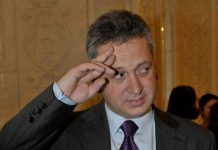Cum se evacueaza un deputat. Fenechiu has left the building