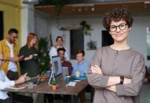 Dacă te înscrii primul la un curs de leadership, știi deja că ești pe drumul cel bun!