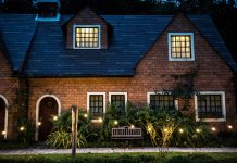 Lămpi solare și gărdulețe de grădină: soluții inteligente pentru iluminarea și delimitarea spațiilor din exterior