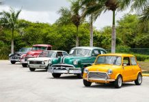Cum să impresionezi la balul de absolvire: închiriază o mașină retro